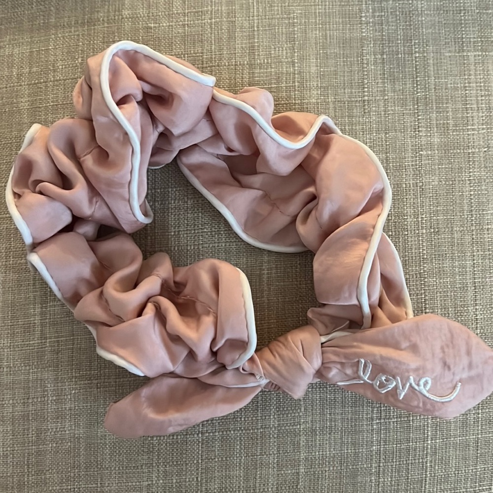 Pink “love” hair band